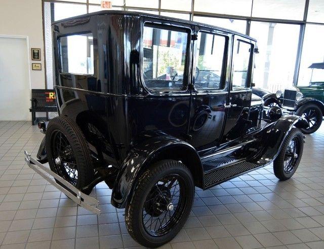 AMAZING 1926 Ford Model T Fordor Sedan
