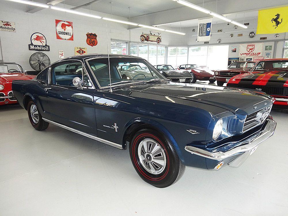 BEAUTIFUL 1965 Ford Mustang