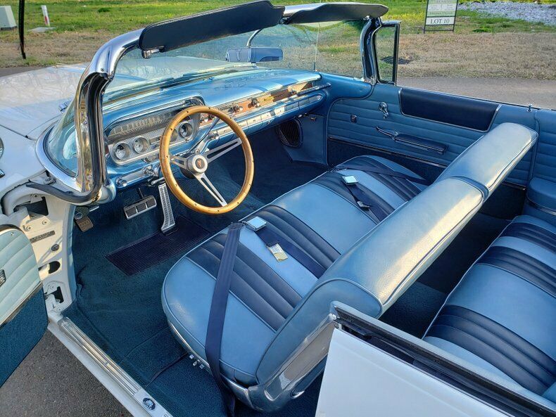 Beautifully Restored 1960 Pontiac Bonneville Tri Power Convertible!