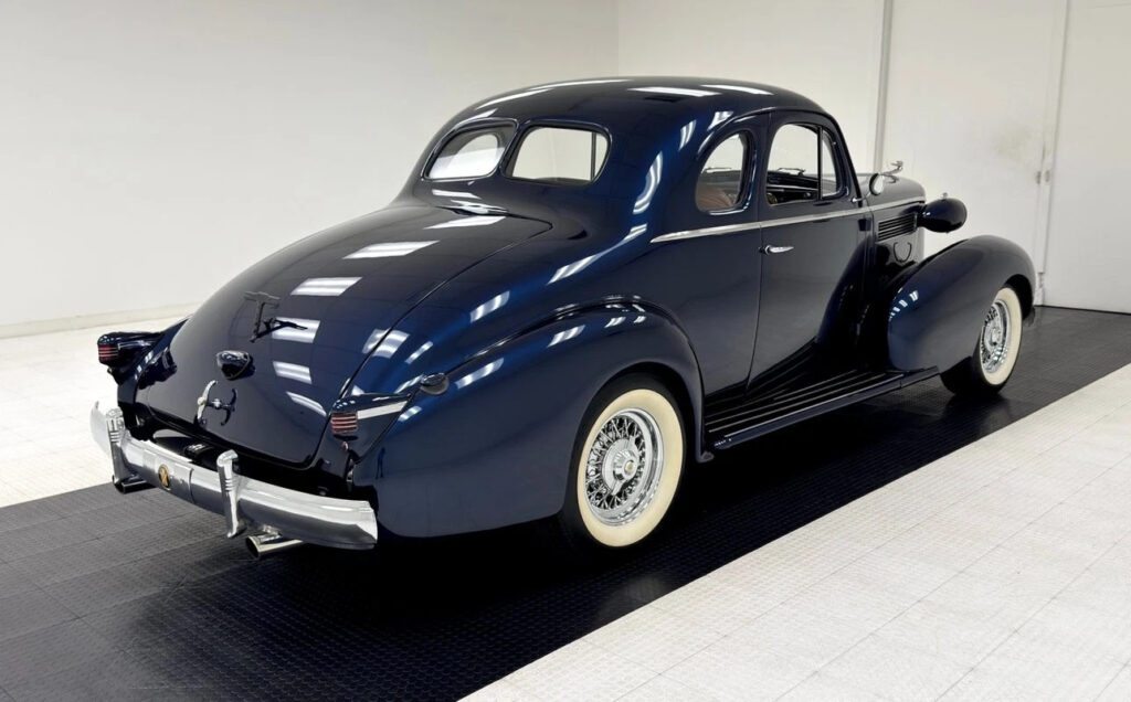 1937 Cadillac Series 60 Sport Coupe