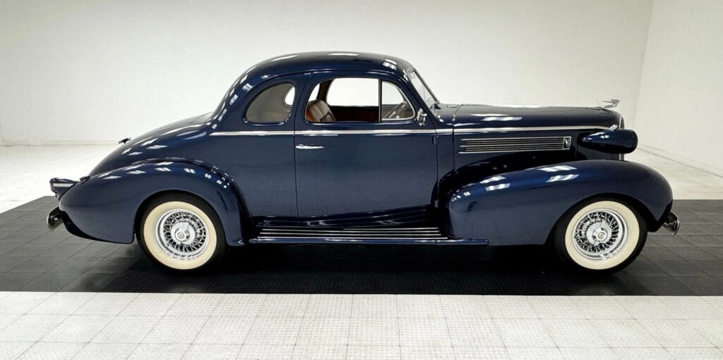 1937 Cadillac Series 60 Sport Coupe